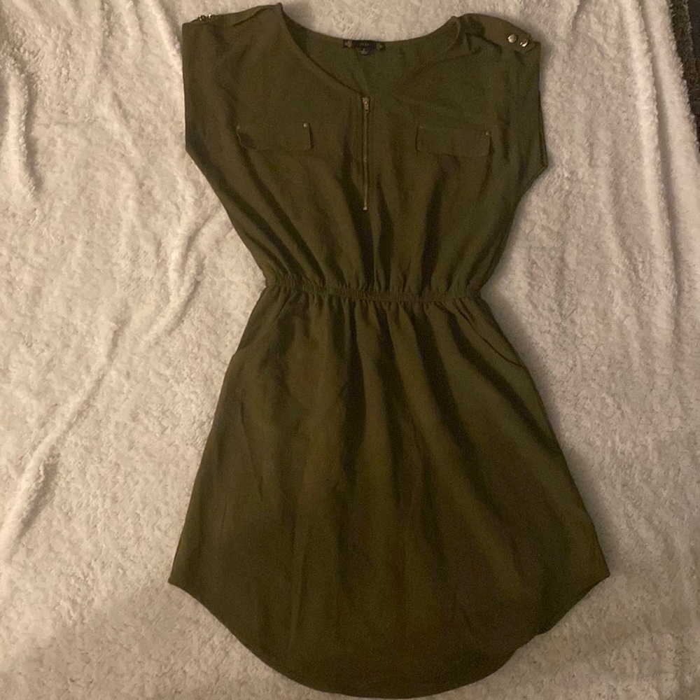 Flowing mini dress with pockets